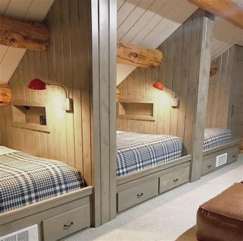 42 Fabulous Attic Design Ideas To Try This Year Attic In 2020 Bunk Beds Built In Small