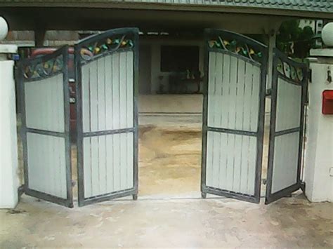 Pasalnya, pagar adalah elemen rumah yang pertama kali dilihat ketika seseorang mengunjungi rumah. 33+ Pintu Pagar Elektrik, Info Top!