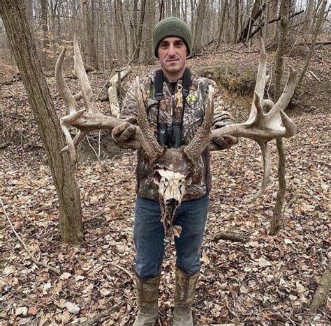 Ohio Land Of The Giant Deadhead Bucks Big Deer