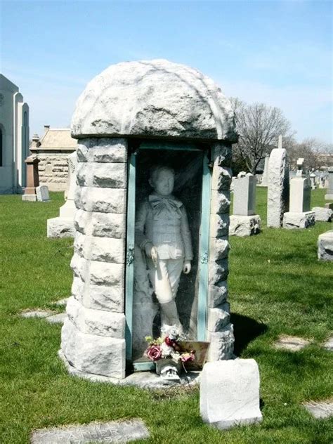Unique Headstones And Monuments Thirteenghostsparanoramal Cemetery