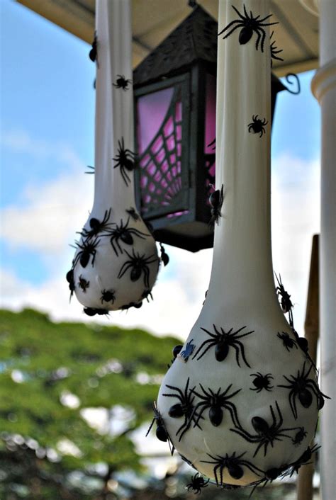 19 Super Easy DIY Outdoor Halloween Decorations That Look So Creepy