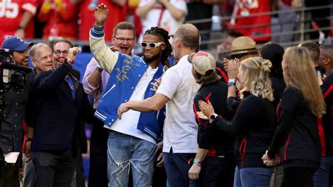 Damar Hamlin Makes Appearance On Field At Super Bowl Nbc Connecticut