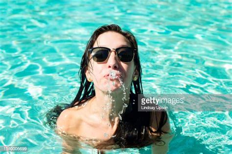 Squirting In Mouth Imagens E Fotografias De Stock Getty Images