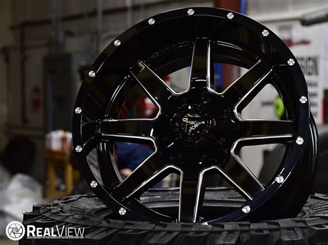 Realview Of Fuel Offroad Maverick D610 Gloss Black W Milled Spokes