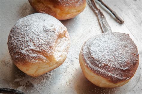 Nemmeno l'aver fatto chissà quali studi, o frequentato chissà quali master. La ricetta dei bomboloni alla crema di Iginio Massari