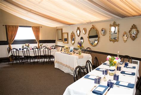 The conference room features simplicity in the choice of room interiors, decorated and not free it from some simple decorations to the room by putting your company logo or images. Skansonia Table Setup | Table decorations, Table ...