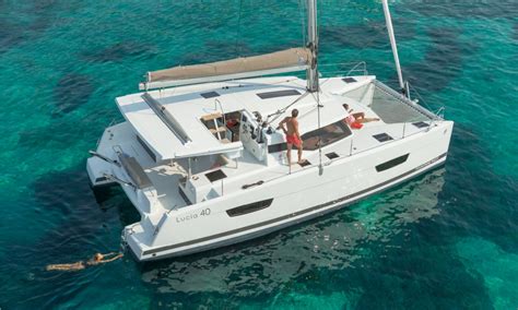 We are a live aboard 42 ft sailing charter catamaran. Catamaran à voile Lucia 40, Fountaine Pajot