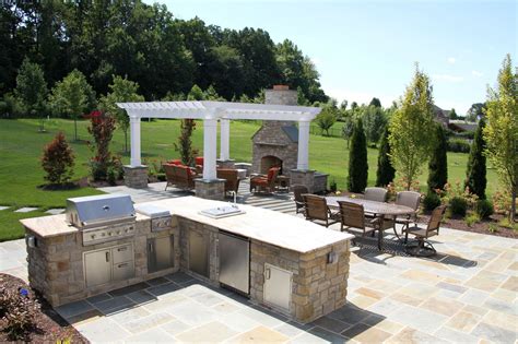 3 Open Air Kitchens To Inspire Your Outdoor Entertaining Dreams