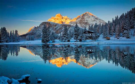 Windows 10 nature landscape wallpaper 14, snow covered mountains and trees. Lake Misurina, Cadore (Veneto, Italy) (With images) | Reflection pictures, Scenery background ...