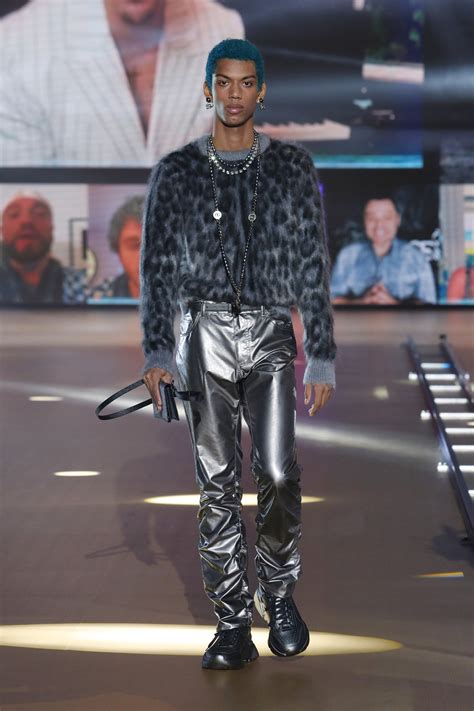Dolce And Gabbana Fall 2021 Menswear Fashion Show In 2021 Dolce And
