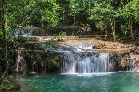 Krajobrazowy Widok Na Wodospad Erawan Kanchanaburi Tajlandiapark