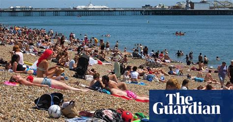 Britons Bask In The Sun In Pictures Uk News The Guardian