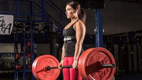 Powerlifting Vs Bodybuilding For Women
