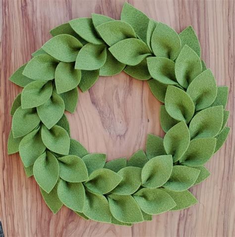 Green Felt Leaf Wreath Simple Farmhouse Wreath Small Green Etsy