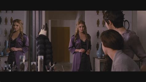 Twilight (2008) | bella swan moves to forks and encounters edward cullen, a gorgeous boy with a secret. "The Twilight Saga: Breaking Dawn - Part 1" {HD full movie ...