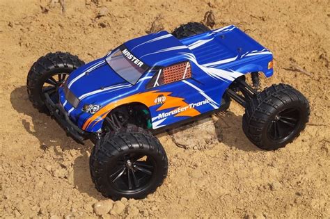 When the starter cord is pulled, and the flywheel engages, the rc will start. How To Start A Nitro RC Car For The First Time -The Complete Guide (With Pictures!) - Rumble RC