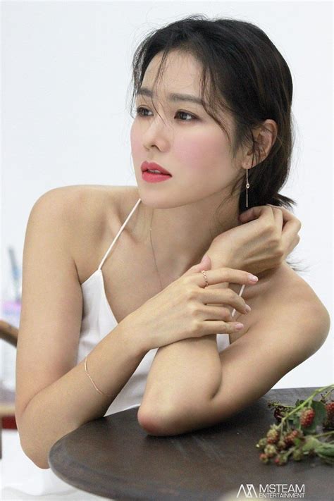 Son Ye Jin Photoshoot Korean Actress Son Ye Jin Kpop Images Sun Sexiz Pix