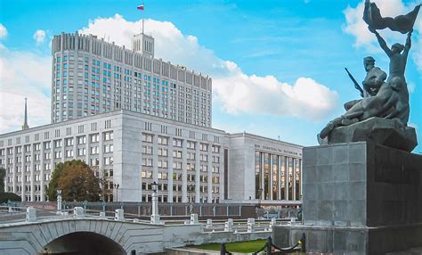 Rbth hat sich in berlin mit dem neuen direktor des russischen hauses der wissenschaft und kultur pawel izwolskij getroffen. 39 Best Images Weißes Haus Moskau : Moskau Weisses Haus ...