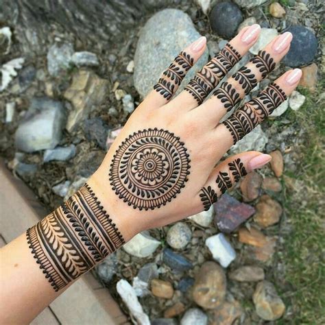 Pin By Madiha Naeem On Mehandi Circle Mehndi Designs Beginner Henna
