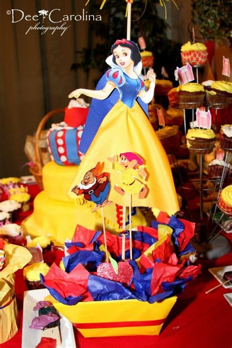 See more ideas about christmas diy, winter wonderland party, christmas crafts. snow white centerpiece | Snow white birthday, White party ...