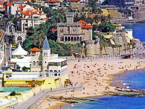 It is located on cascais bay (the portuguese riviera) of the atlantic ocean, 15.5 miles (25 km) west of lisbon and constitutes a parish of the city. Lisbon Airport transfers to Estoril city