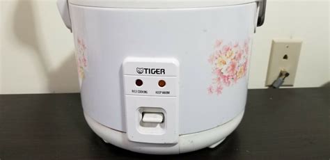 Tiger Jnp Fl Cup Floral White Rice Cooker And Warmer Uncooked