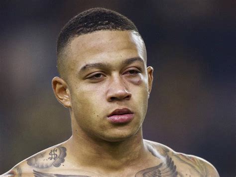 Openingen voor mond, ogen en neus thema: Voetbal » Nieuws » Depay: "Ben nog nergens zeker van"