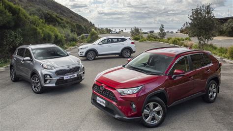 Mid Size Suv Comparison We Review 3 Of The Best Midsize Suvs Rav4