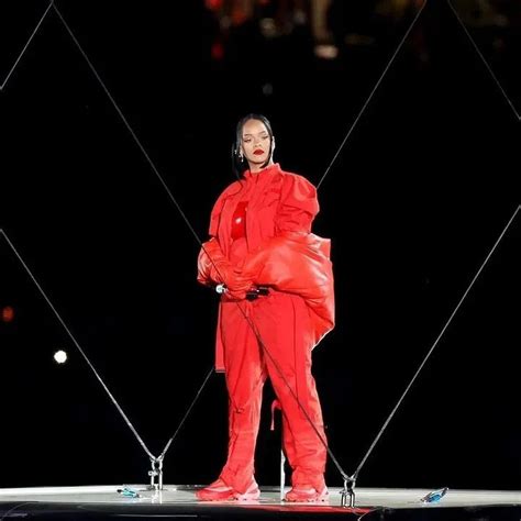 Rihanna Takes Over The Super Bowl With Pregnancy Announcement And Hit