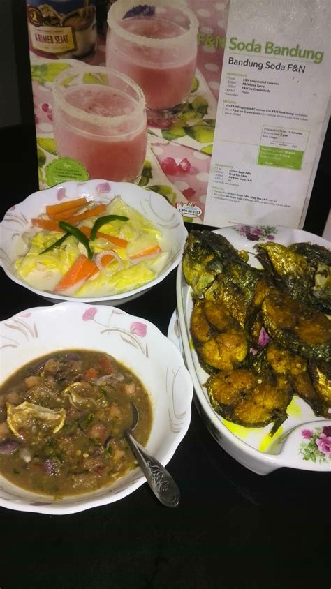 100 gram ikan tongkol yang telah digoreng dan disuir kasar 62 ikan goreng sambal berlado my all time favourite because of its simple ingredients and easy. namakucella: SAMBAL AIR ASAM BUDU vs IKAN GORENG
