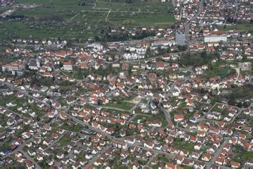 Gomaringen ist eine gemeinde im landkreis tübingen etwa zehn kilometer südlich von tübingen und etwa elf kilometer südwestlich von reutlingen. Gomaringen - Detailseite - LEO-BW
