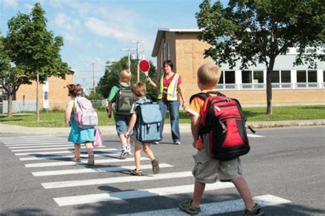 When Should You Let Your Child Walk To School Alone Kids Walking To
