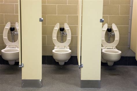 How To Choose The Cleanest Stall In A Public Bathroom