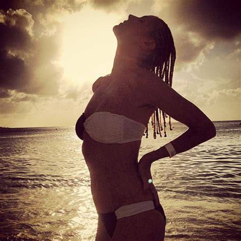 Heidi Klum Flaunts Major Under Boob In Bikini—see The Funny Pic E News