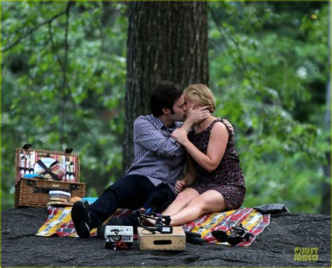 Bill Hader And Amy Schumer Kissing In Central Park For Trainwreck Photo 3145173 Pictures