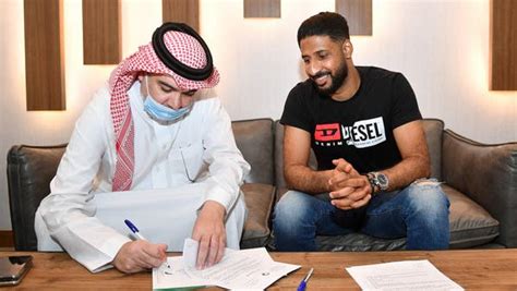 .ولا انتو اهلى وعمرى ما هعتبركم اهلى انتو مش اكتر من ناس ربتونى لحد ما. أهلي جدة يمدد عقد ياسر المسيليم حتى 2023