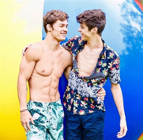 Gay Halloween Costumes Tumblr Gay Men Kissing Abs Babes Beautiful Men Faces Cute Gay Couples