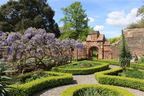 24 Beautiful Gardens, Parks & Courtyards To Visit In London This Summer