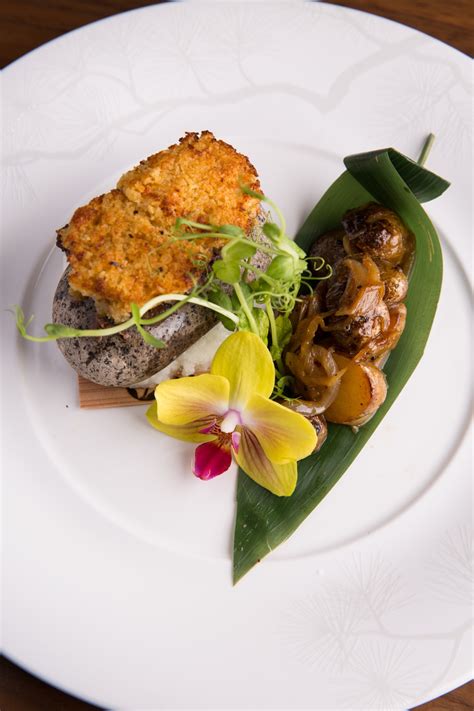 Tenderloin deluxe with parmesan potatoes. Valentine's Day Romance at City of Dreams Manila | Philippine Primer