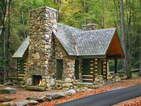 Pin By Lane Sommer On Cabins Stone Cabin Small Cottage Homes Small