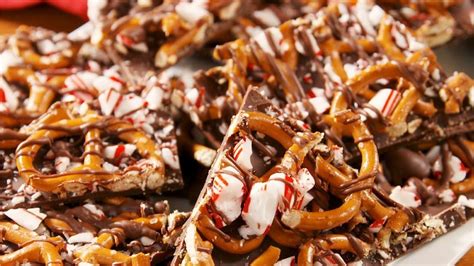 Make This Pretzel Peppermint Bark For Your Next Christmas Party This