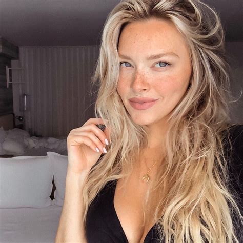Camille kostek is a former patriots cheerleader who went on to become a sports illustrated swimsuit rookie. CAMILLE KOSTEK - Instagram Photos 08/24/2020 - HawtCelebs