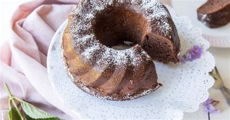Am besten schmeckt der apfelmuskuchen natürlich mit selbstgemachtem apfelmus. Schneller Apfelmuskuchen aka Becherkuchen | Rezept ...