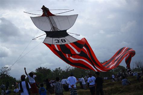 Mengenal Layangan JANGGAN (Biggest kite from Bali) | blog sauted