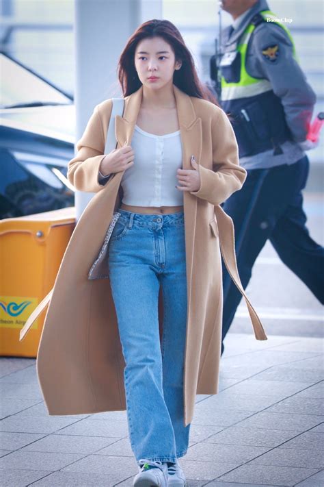 Itzy Lia 191125 Incheon Airport To Vietnam For Aaa 2019 Itzy Fashion Itzy Outfit Itzy