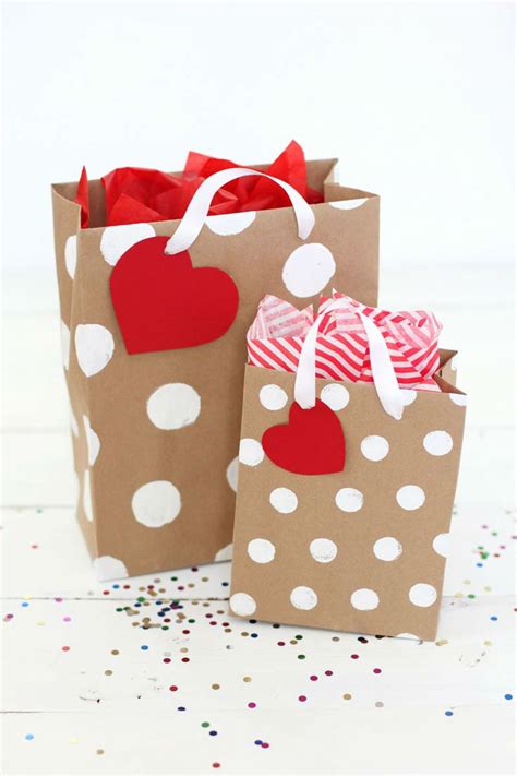 Valentine's day gift packing ideas. 30 DIY Gift Wrapping Examples for Valentine's Day - Sortra