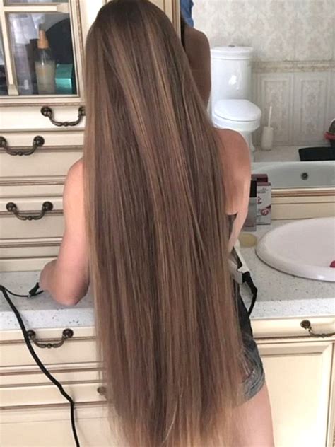 Moisture content is the single most important factor affecting the way your hair looks, feels, and performs! VIDEO - Julia's straight hair - RealRapunzels