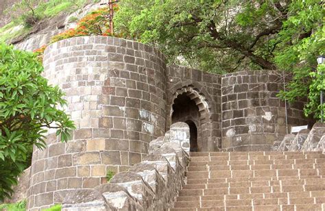 15 Famous Forts Near Pune That Must Be On Your Bucket List