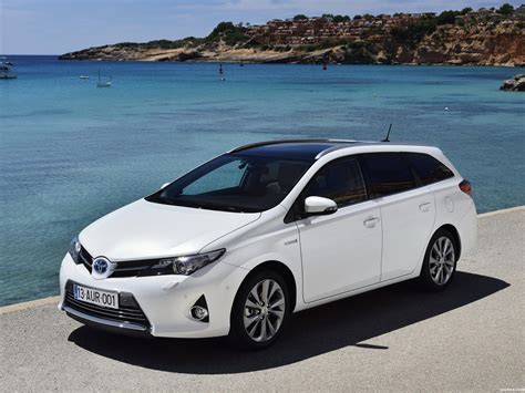 Fotos De Toyota Auris Touring Sports Hybrid 2013