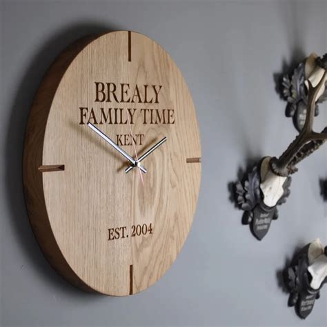 2016 New Design Wooden Carved Clock For Home Decoration Laser Pattern